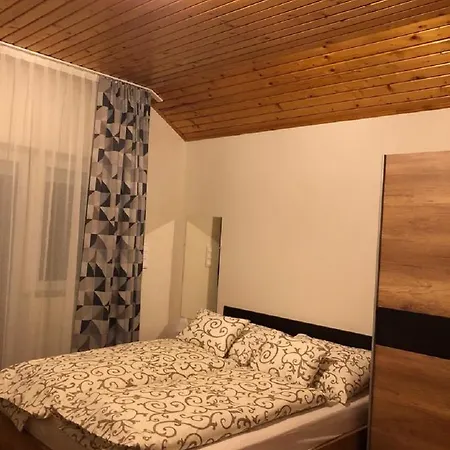 Nocleg ze śniadaniem Jacint Apartman