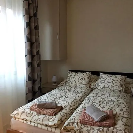 Отель Jacint Apartman