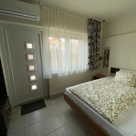 Jacint Apartman ホテル *