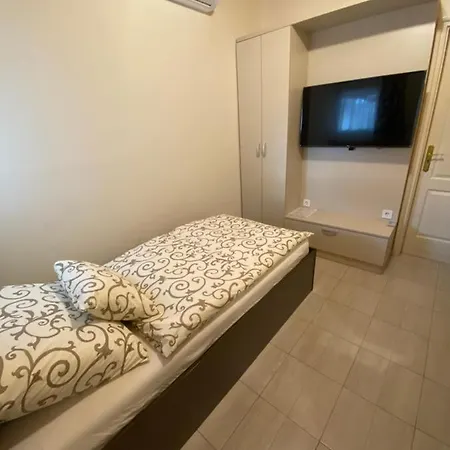 Jacint Apartman ホテル *